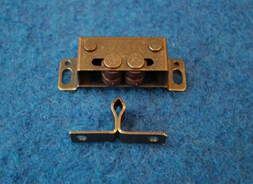 Rullalukko metalli + vastakappale - KALUSTEIDEN TARVIKKEET - 1440 - 1