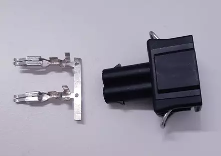 Liitin pyöreille takavaloille, sopii Aspöck ja Jokon valoille - Pistokkeet/Adapterit - 11186 - 1